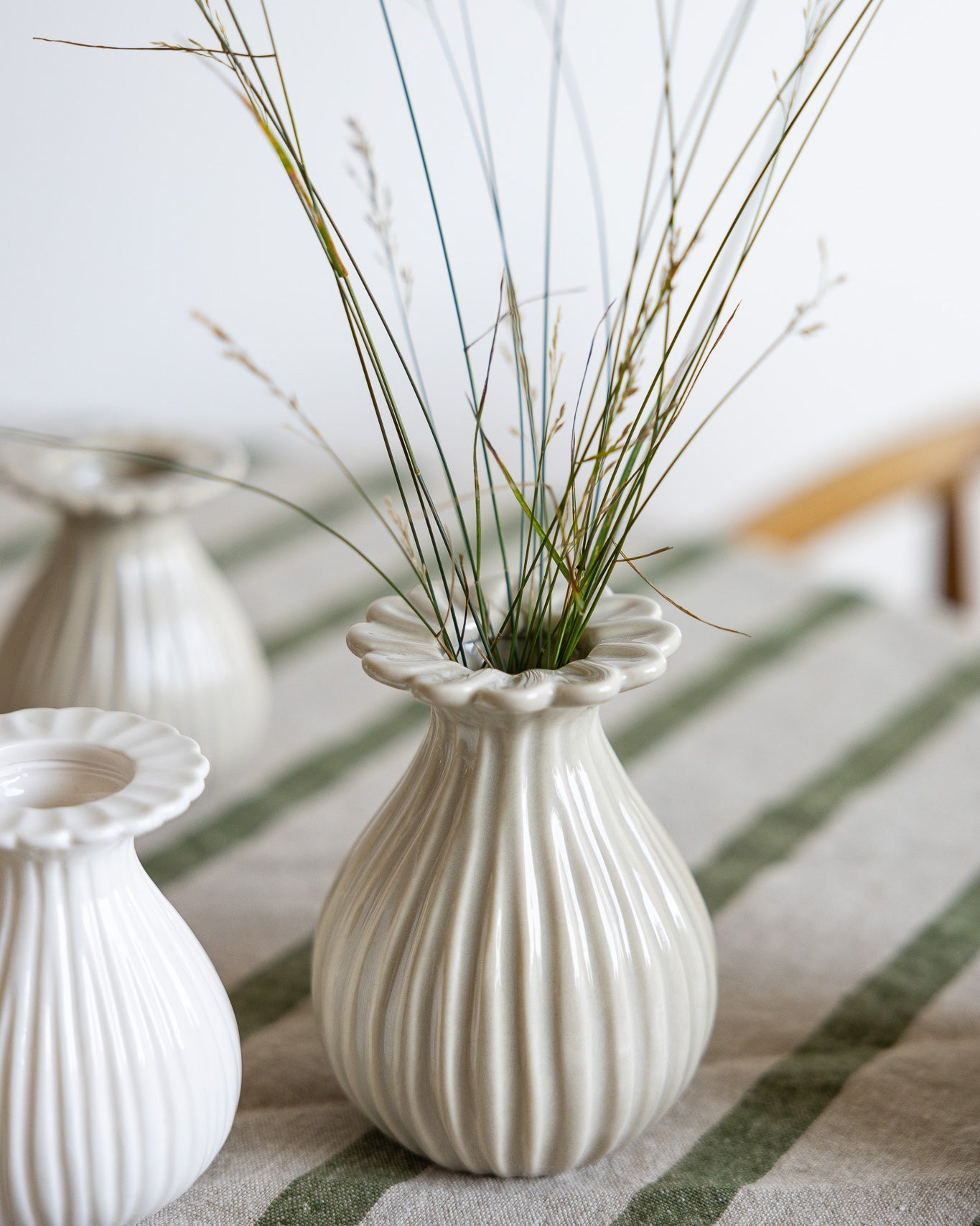 Vallby vas Beige